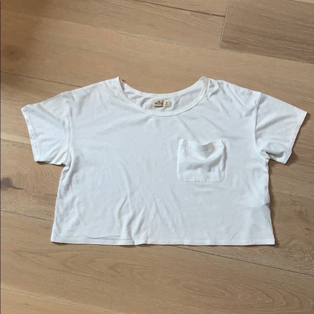 Simple white cropped tshirt